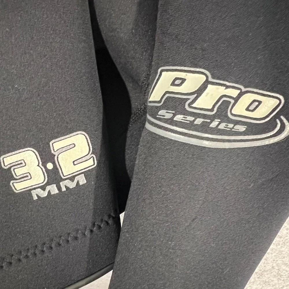 Body Glove Pro Series 3.2mm Mens XL Short Sleeve Shorty Wetsuit Black Back Zip